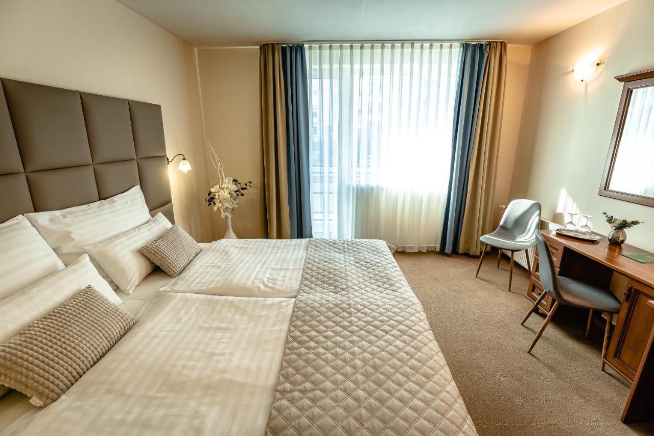 Hotel Dixon Banská Bystrica Exterior foto